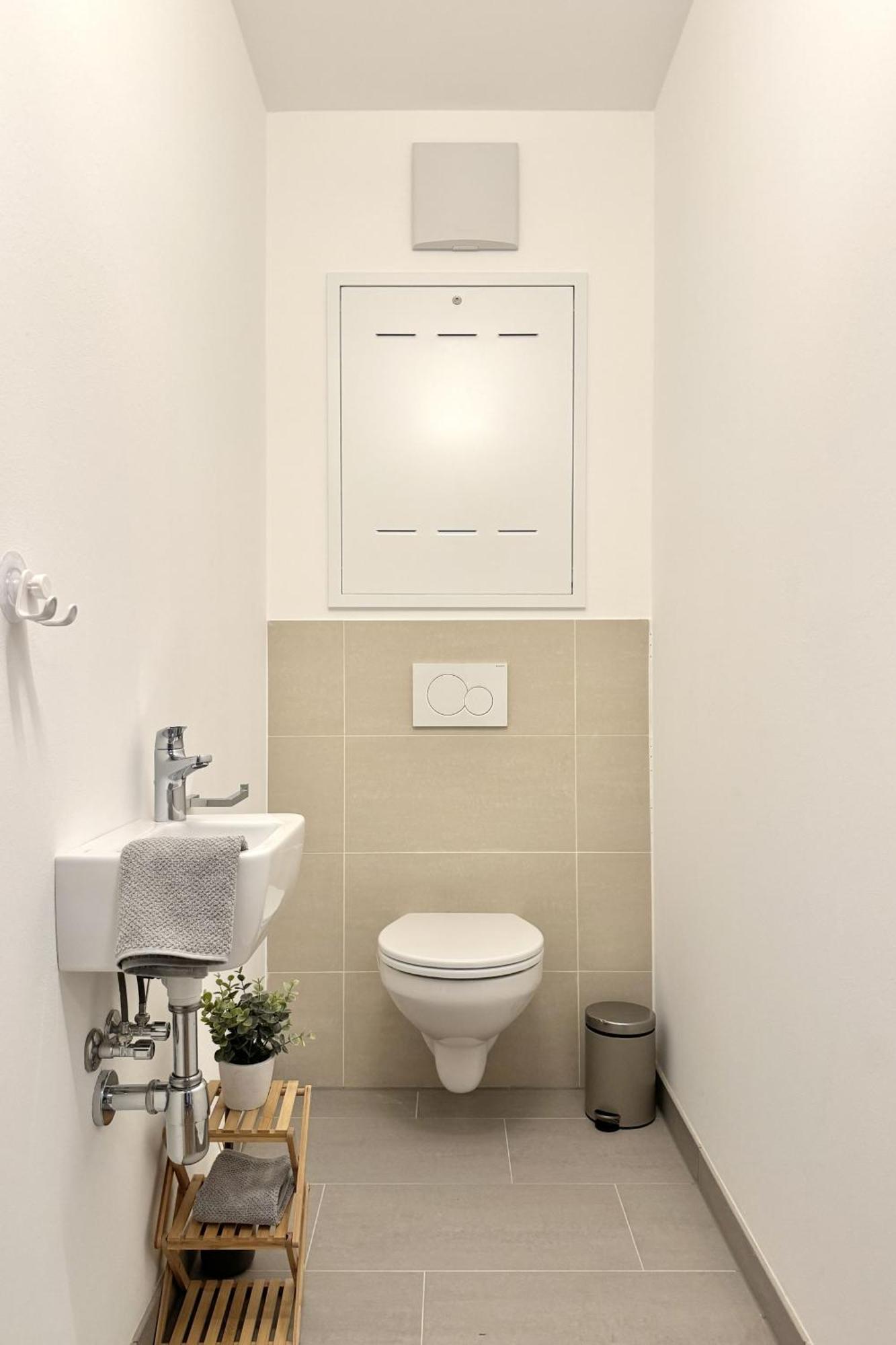 Modernes Studio Beim Domplatz Wiener Neustadt Dış mekan fotoğraf